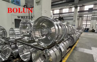 What are Dually wheels